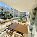 Marina Real 82 By Homeprive
