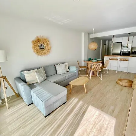 Marina Real 82 By Homeprive Дения