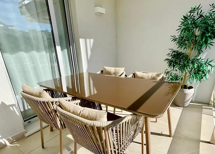 Marina Real 82 By Homeprive Apartment