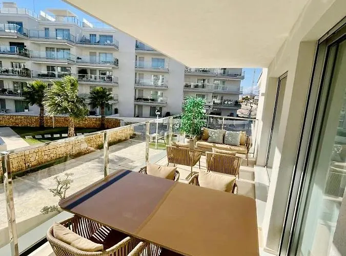 Marina Real 82 By Homeprive